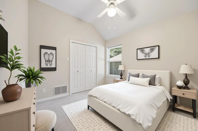 216 Point Circle, Pilot Point, TX 76258