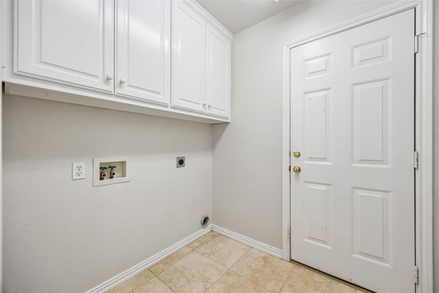 216 Point Circle, Pilot Point, TX 76258