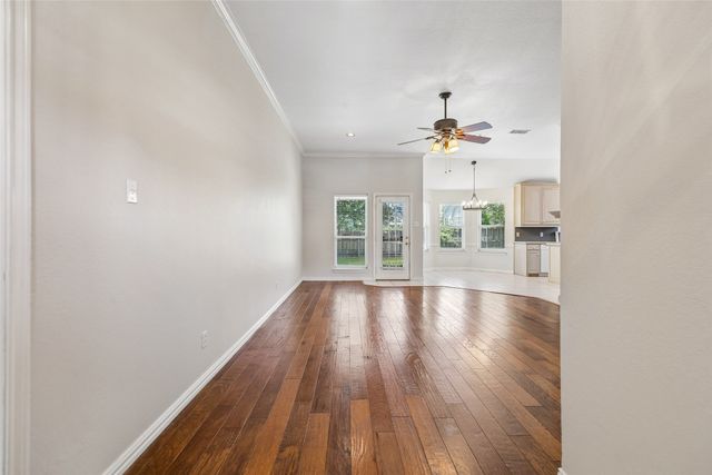 216 Point Circle, Pilot Point, TX 76258