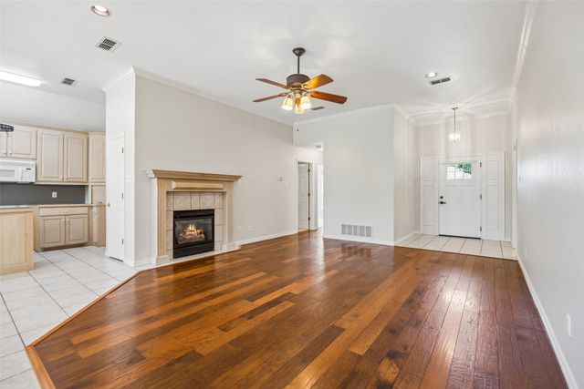 216 Point Circle, Pilot Point, TX 76258
