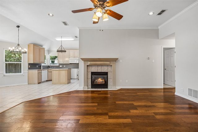 216 Point Circle, Pilot Point, TX 76258