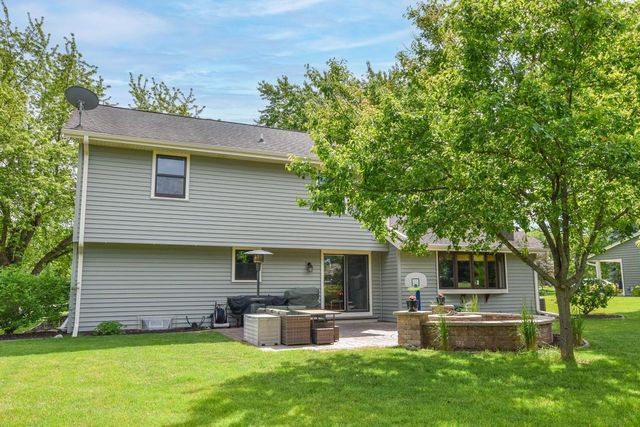N71W23400 Homestead ROAD, Sussex, WI 53089