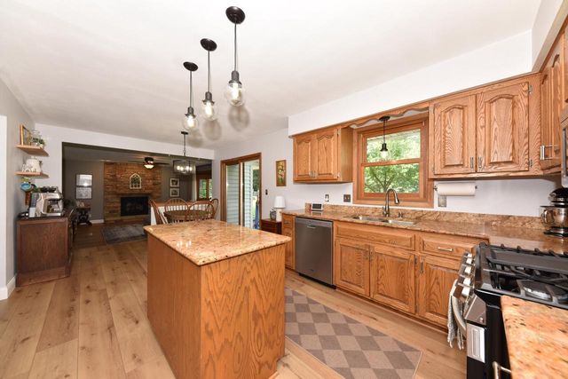 N71W23400 Homestead ROAD, Sussex, WI 53089