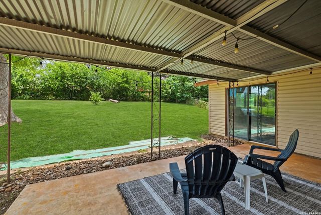 7829 VILLAGE OAK DR, Live Oak, TX 78233