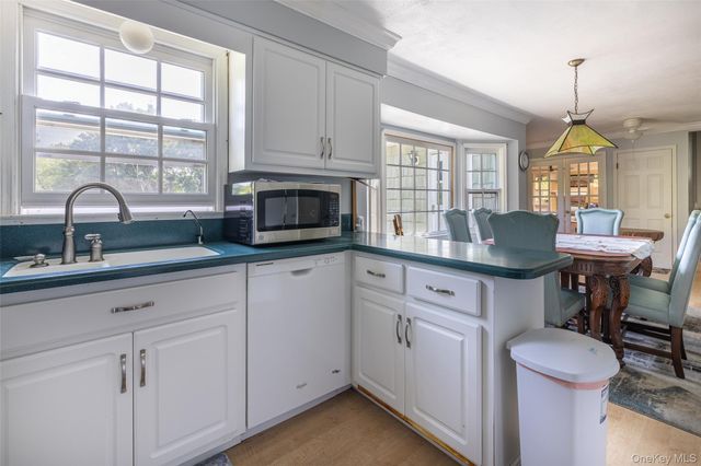 9 Lois Lane, Katonah, NY 10536