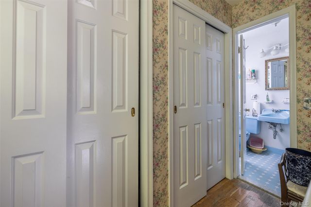 9 Lois Lane, Katonah, NY 10536
