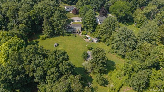 9 Lois Lane, Katonah, NY 10536