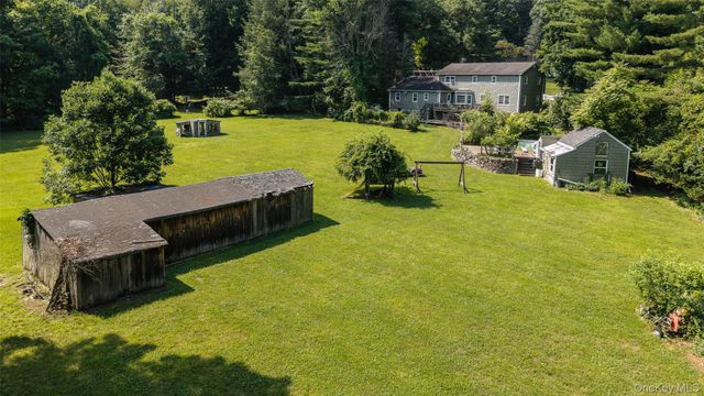 9 Lois Lane, Katonah, NY 10536
