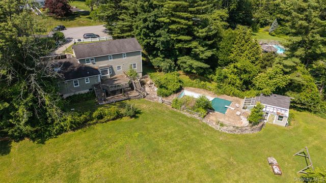 9 Lois Lane, Katonah, NY 10536