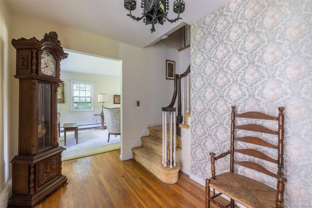 9 Lois Lane, Katonah, NY 10536