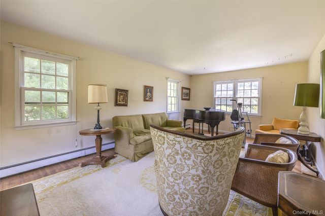 9 Lois Lane, Katonah, NY 10536