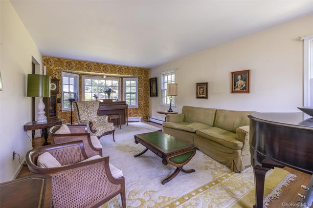 9 Lois Lane, Katonah, NY 10536