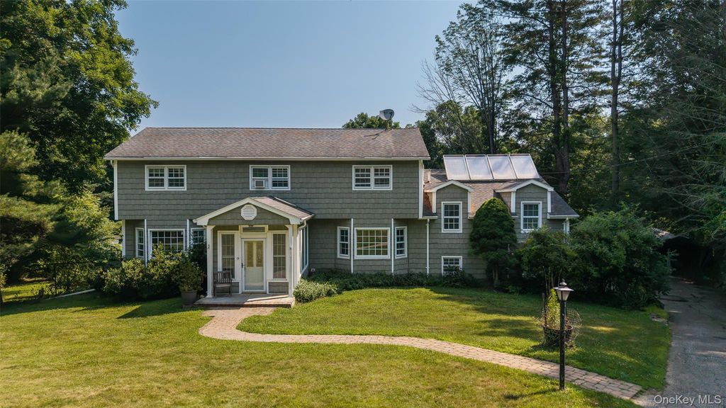 9 Lois Lane, Katonah, NY 10536