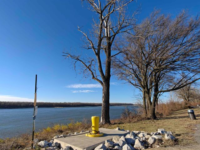 1358 E ISLAND PL, Memphis, TN 38103