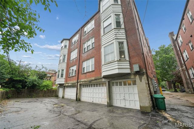 7539 Oxford Drive 1W, St Louis, MO 63105