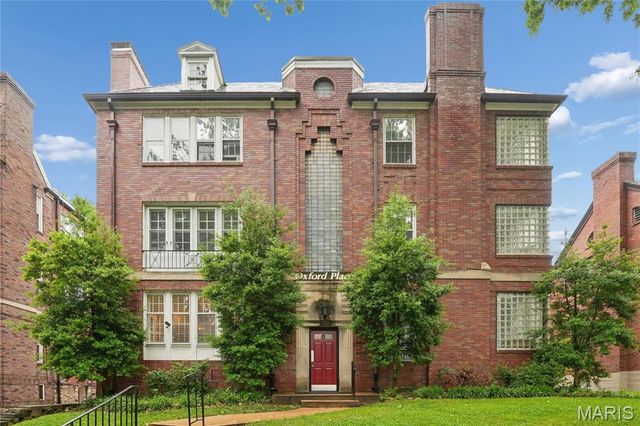 7539 Oxford Drive 1W, St Louis, MO 63105