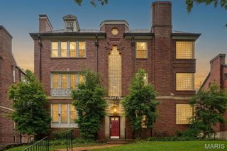 7539 Oxford Drive 1W, St Louis, MO 63105