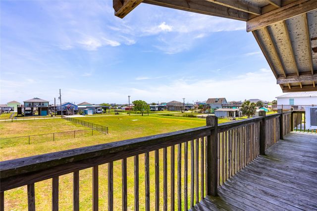 964 S Sage Road, Crystal Beach, TX 77650