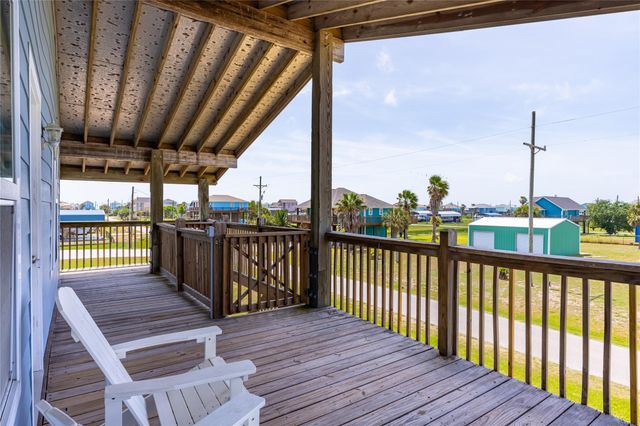 964 S Sage Road, Crystal Beach, TX 77650