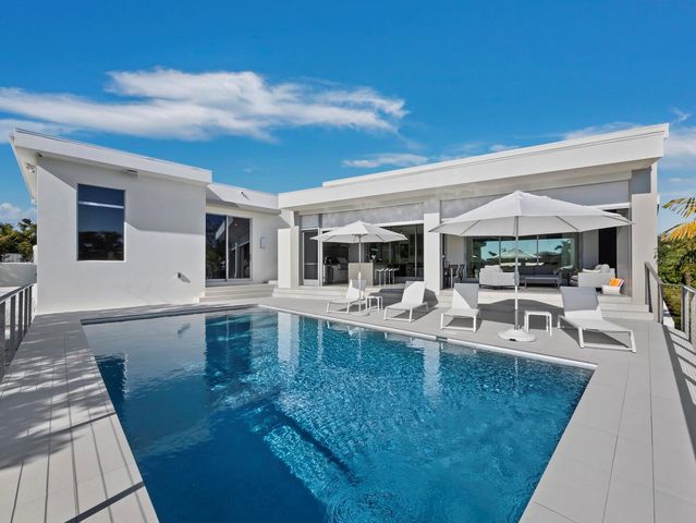 656 S OWL DRIVE, Sarasota, FL 34236