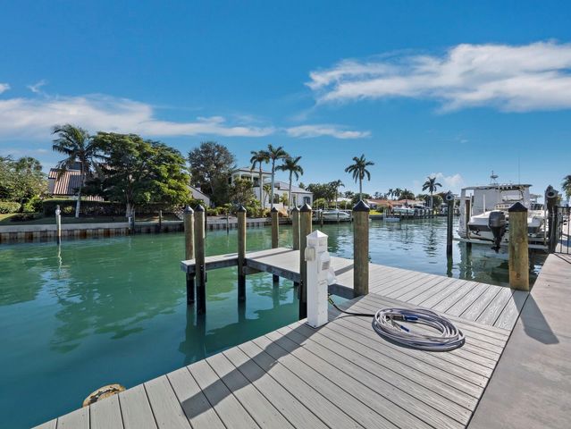 656 S OWL DRIVE, Sarasota, FL 34236