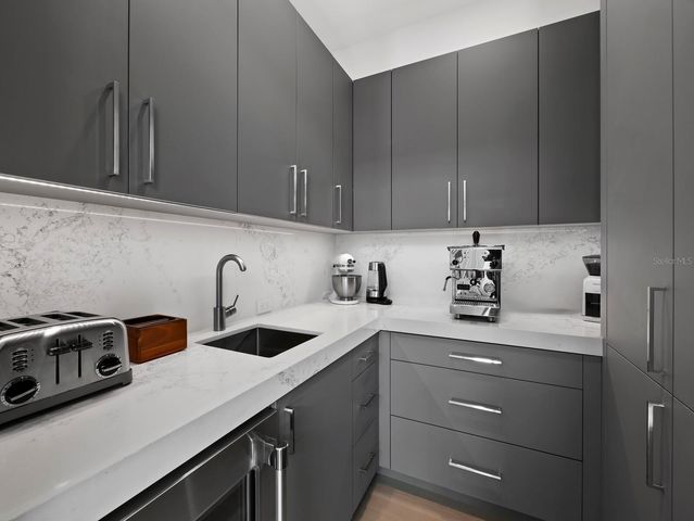 656 S OWL DRIVE, Sarasota, FL 34236