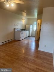 270 WASHINGTON ST N #C, Berkeley Springs, WV 25411