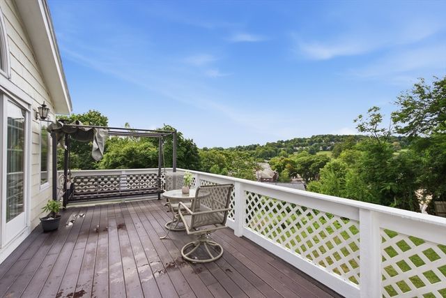 32 Brayton Rd, Boston, MA 02135