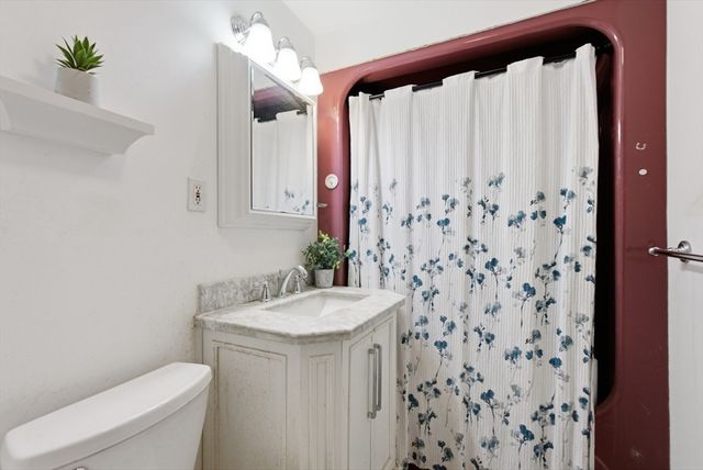 32 Brayton Rd, Boston, MA 02135