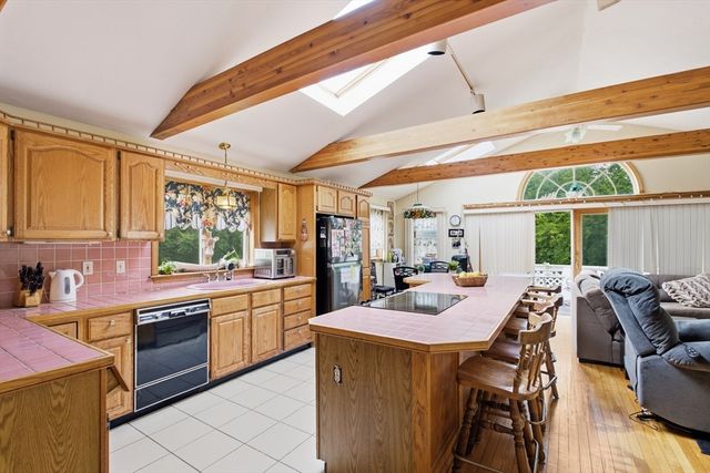 32 Brayton Rd, Boston, MA 02135