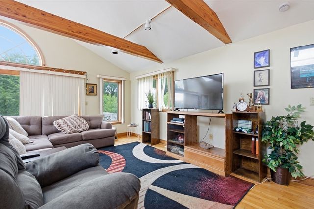 32 Brayton Rd, Boston, MA 02135