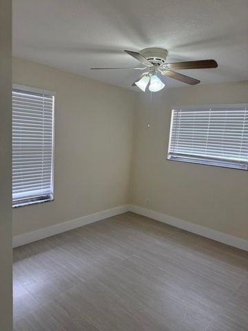 6803 Georgia Avenue, West Palm Beach, FL 33405