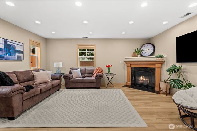 11215 Borgen Loop, Gig Harbor, WA 98332
