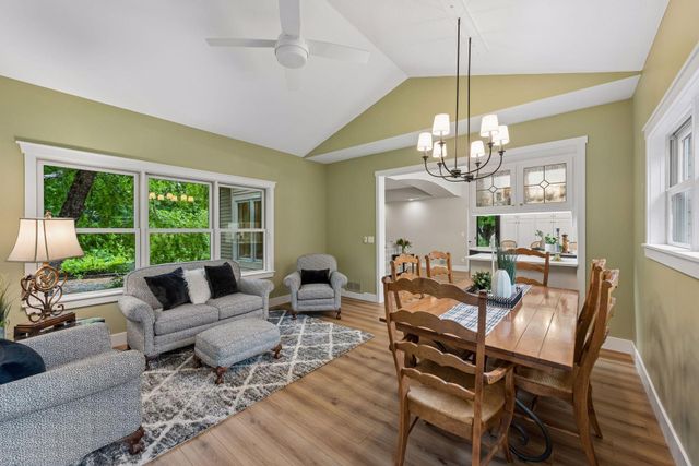8235 Enclave Cove, Woodbury, MN 55125