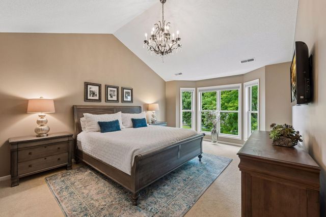 8235 Enclave Cove, Woodbury, MN 55125