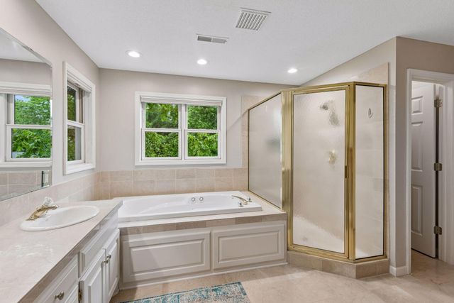 8235 Enclave Cove, Woodbury, MN 55125