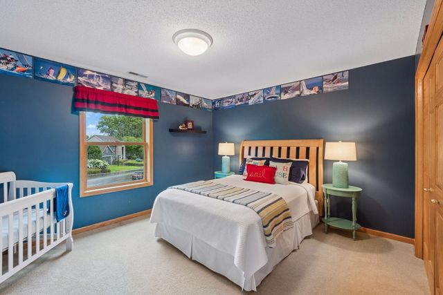 8235 Enclave Cove, Woodbury, MN 55125