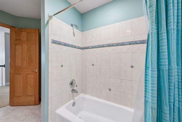 8235 Enclave Cove, Woodbury, MN 55125