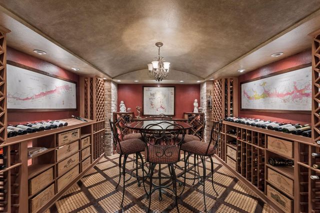 8235 Enclave Cove, Woodbury, MN 55125