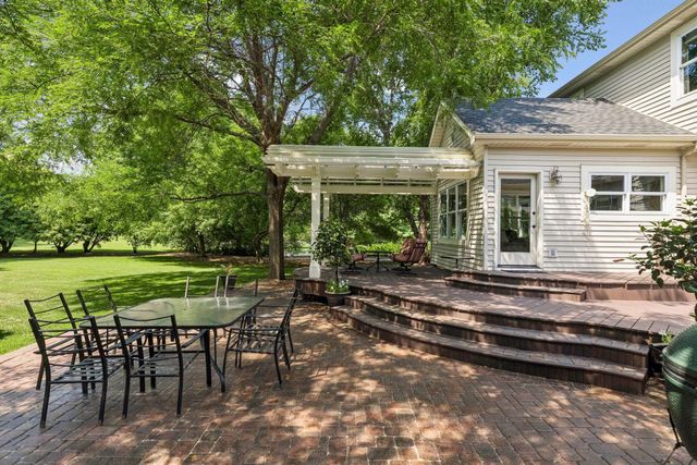 8235 Enclave Cove, Woodbury, MN 55125