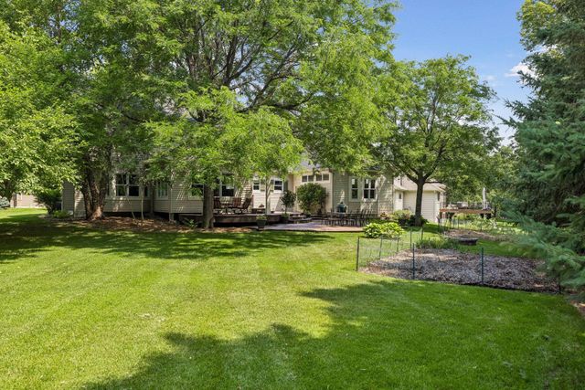 8235 Enclave Cove, Woodbury, MN 55125