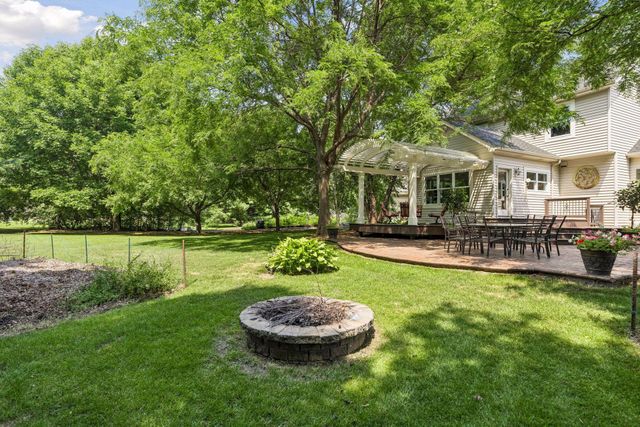 8235 Enclave Cove, Woodbury, MN 55125