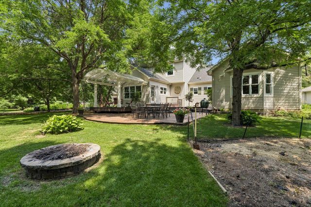 8235 Enclave Cove, Woodbury, MN 55125