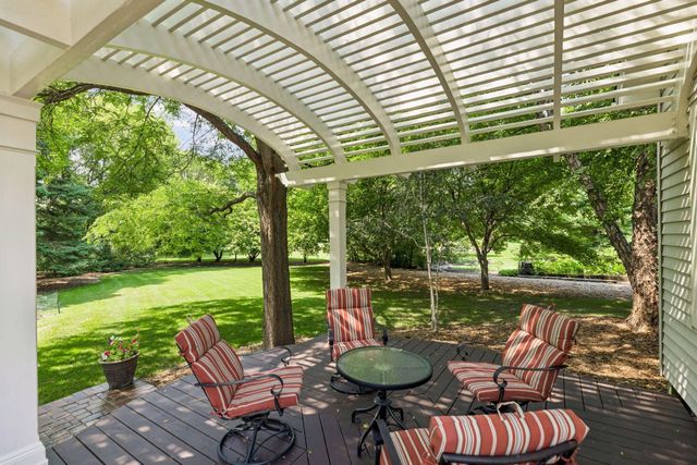 8235 Enclave Cove, Woodbury, MN 55125