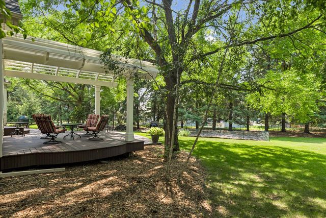 8235 Enclave Cove, Woodbury, MN 55125