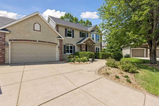 8235 Enclave Cove, Woodbury, MN 55125