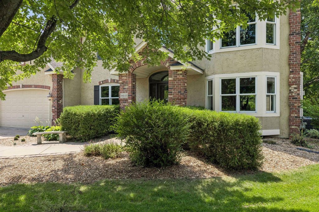 8235 Enclave Cove, Woodbury, MN 55125 — photo 2