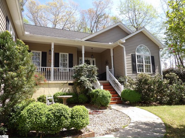 121 Sunset Bay Boulevard, Seneca, SC 29672