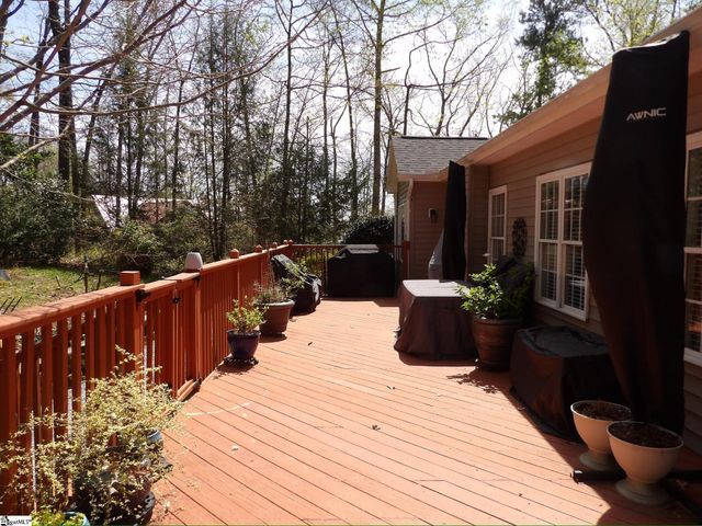 121 Sunset Bay Boulevard, Seneca, SC 29672