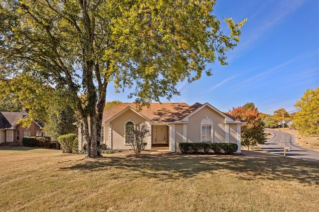 6015 Bradford Hills Dr, Nashville, TN 37211